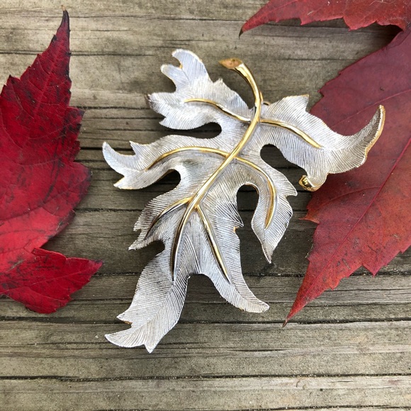 Judy Lee Jewelry - SOLD -Vintage Judy Lee Pendant Pin